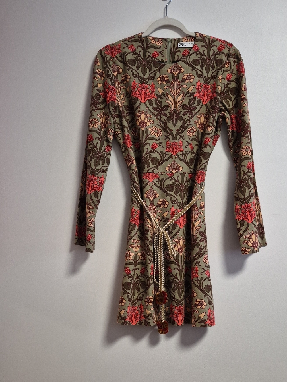 Zara dress - Picture 6 of 9